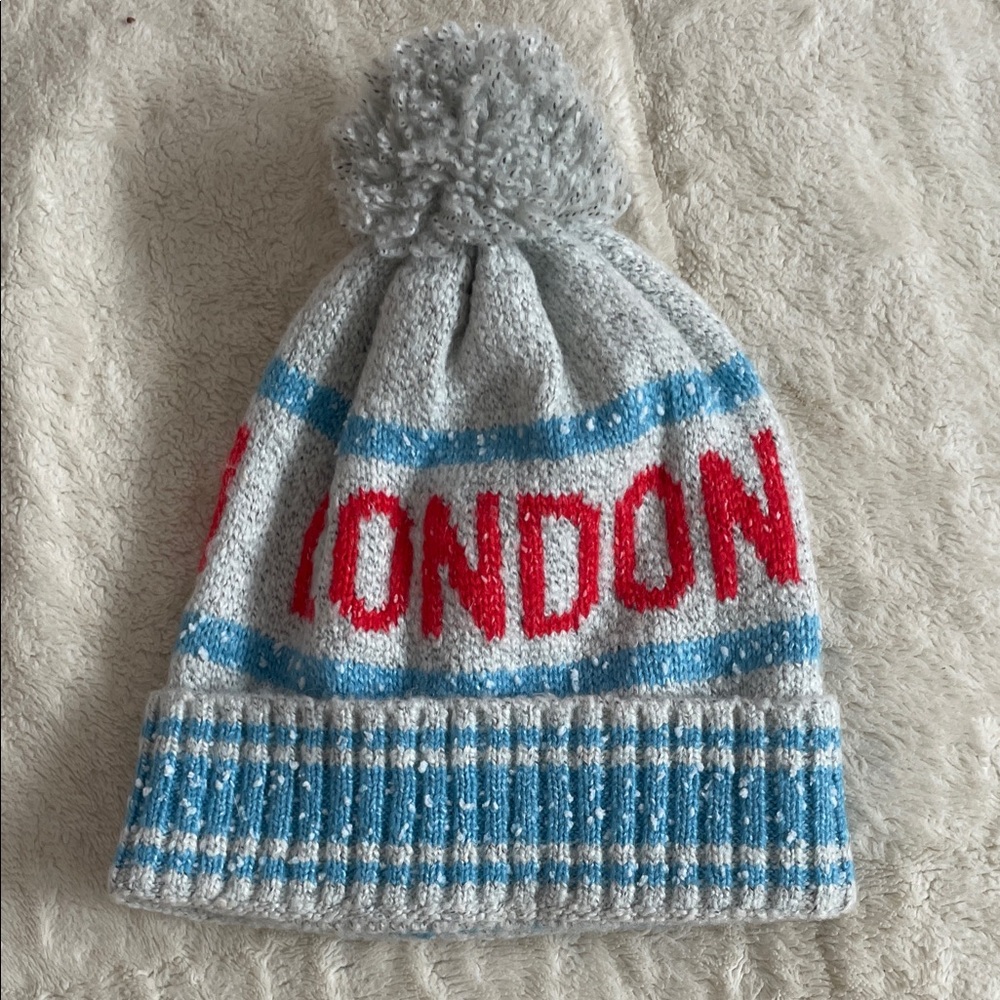 🩶❤️🩵URBAN OUTFITTERS BEANIE